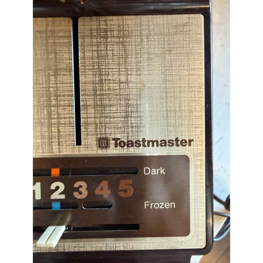 Vintage Toastmaster D148 4 Slice Toaster Retro Chrome Brushed‎ Metal Controls